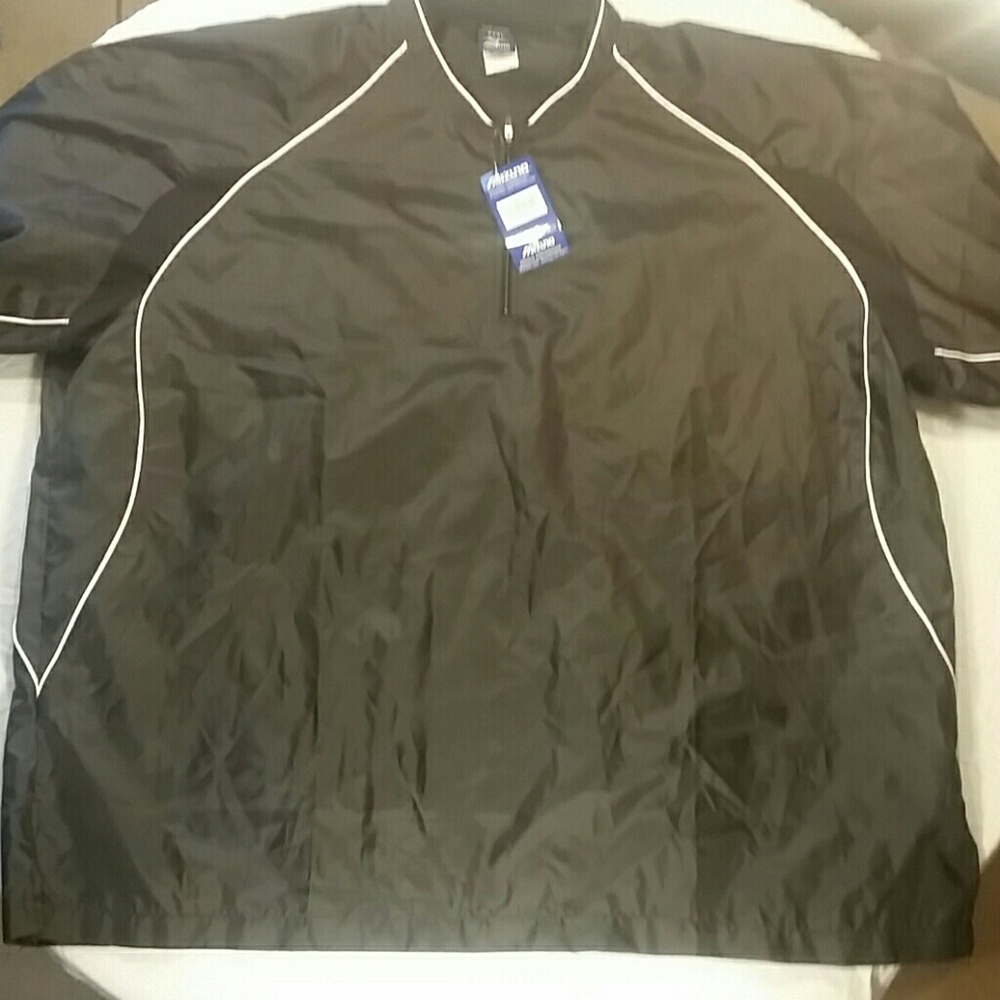 Mizuno Short Sleeve 1/4 Zip Windbreaker